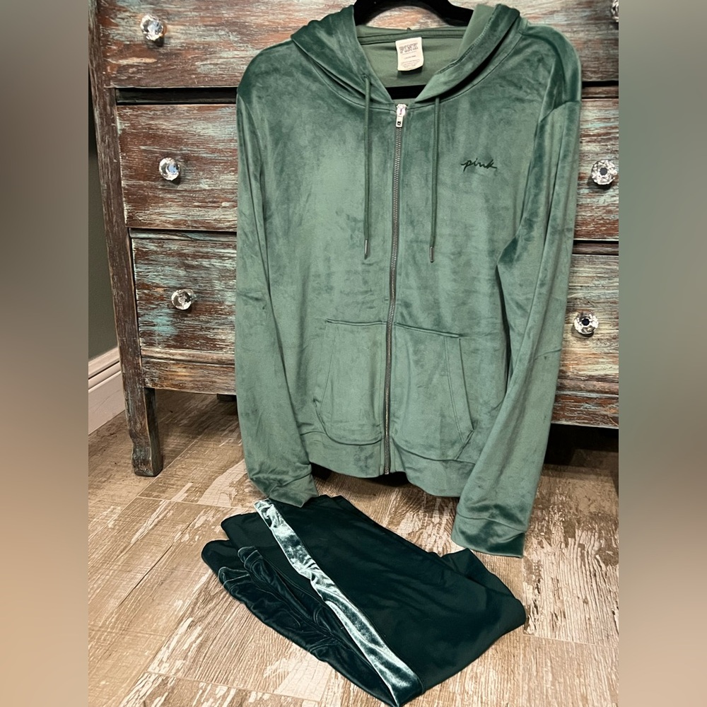 VSPINK Velour Full Zip Sweatshirt(L)& VSPINK Cozy Fleece Leggings(L)Emerald SET